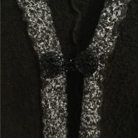 🧶Gizel one button brown long sweater - Picture 2 of 9